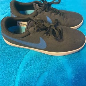 Nike sb size 10